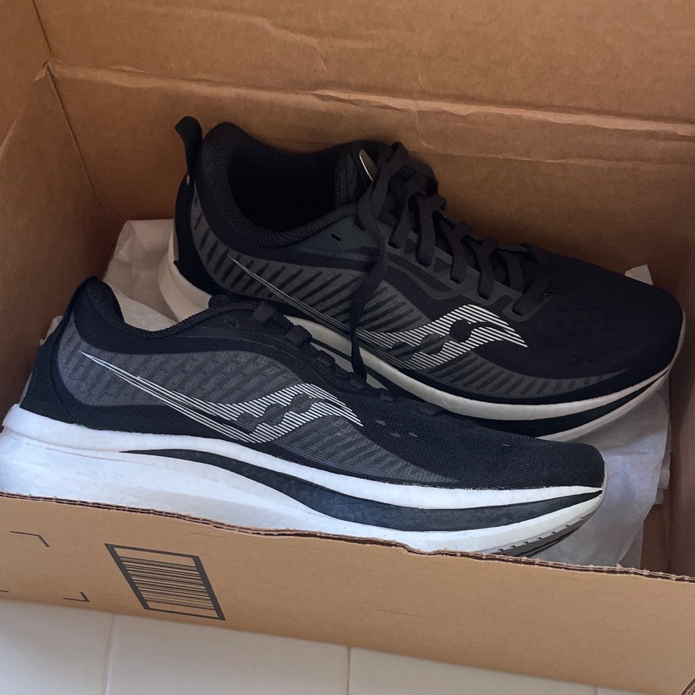 Saucony women’s endorphin speed 2